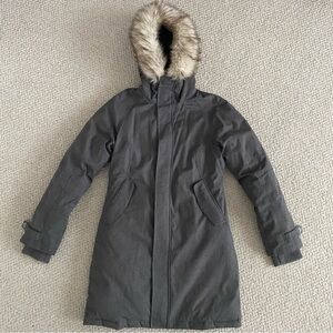 Aritzia TNA Avoriaz Parka Dark Gray with Faux Fur Removable Hood Size Medium
